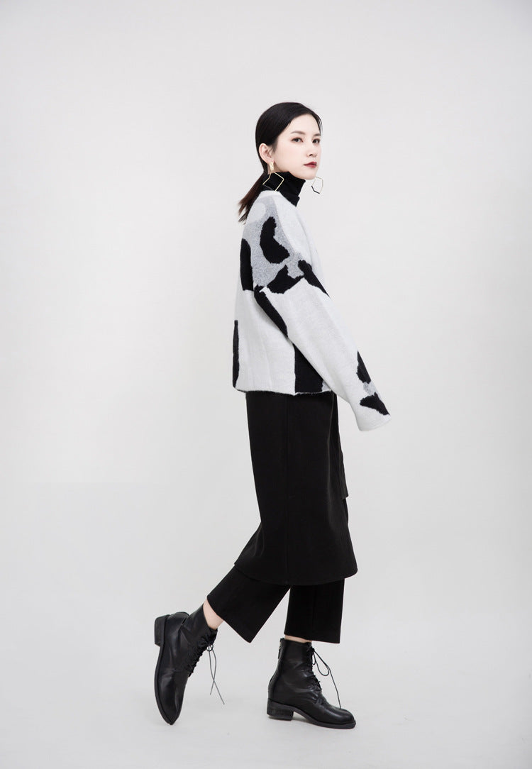 Women's Cow Round Neck Pullover Knitted Sweater