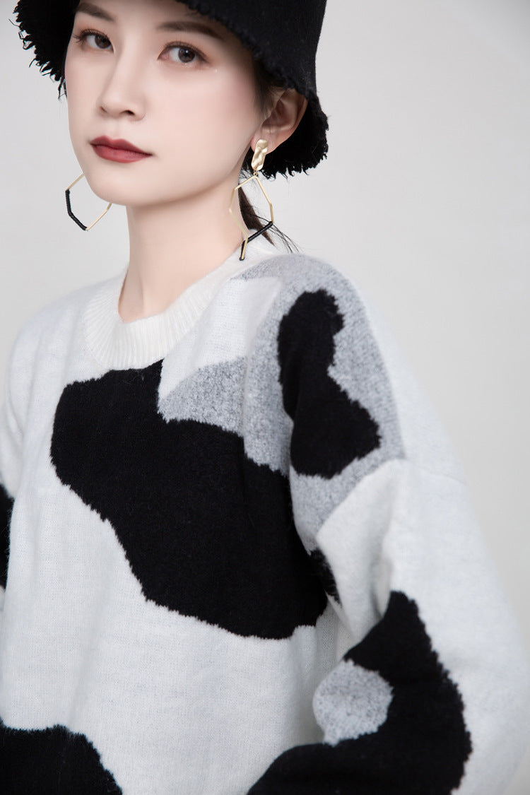 Women's Cow Round Neck Pullover Knitted Sweater