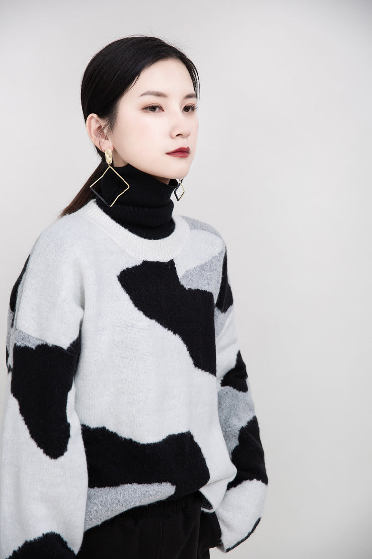 Women's Cow Round Neck Pullover Knitted Sweater