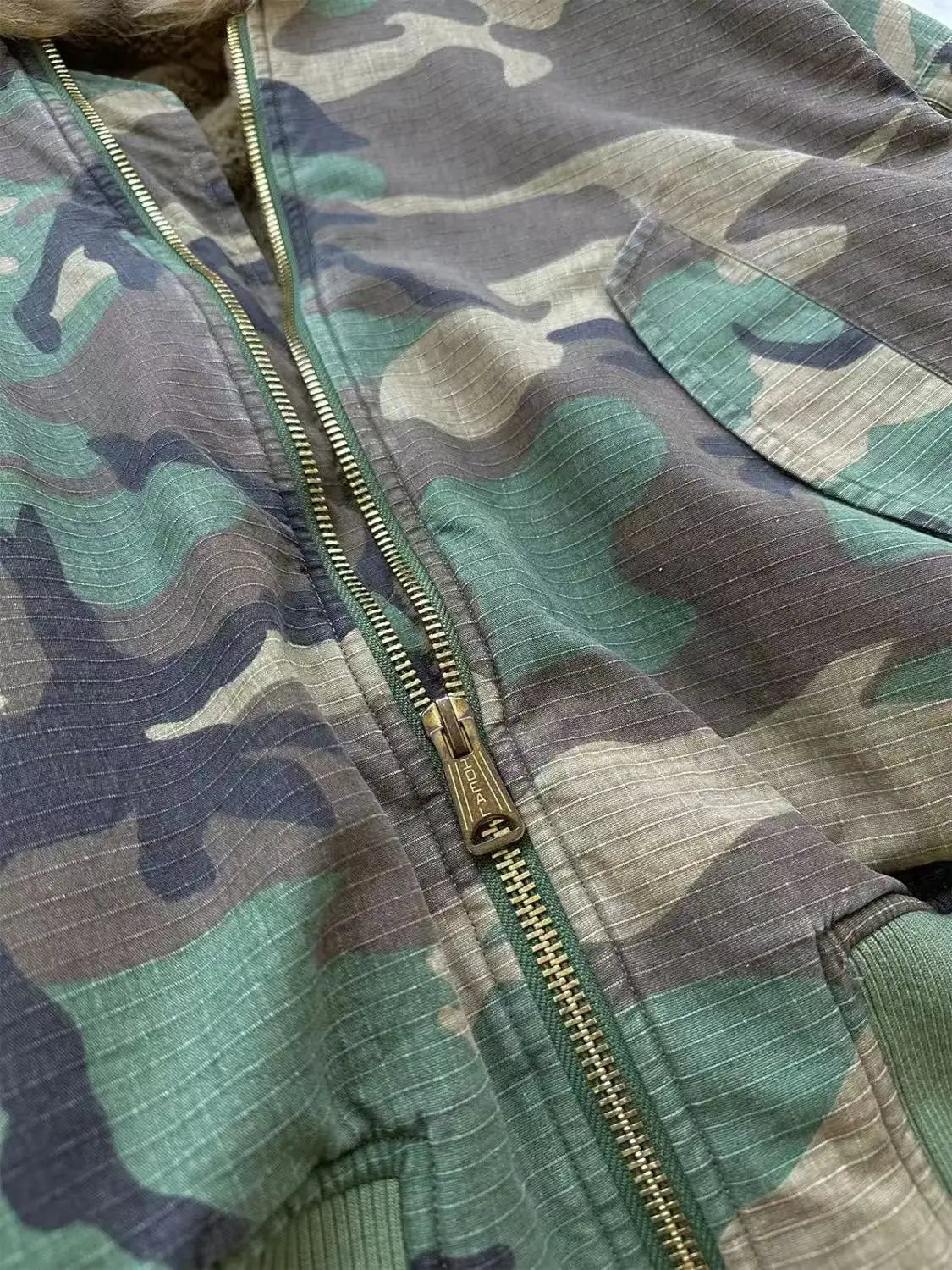 Men Fashion Camoufalge Warm Jacket Fleece Lined Thick Thermal Faux Fur Overcoat Revisable Parkas With Fur Hood Winter Outerwear